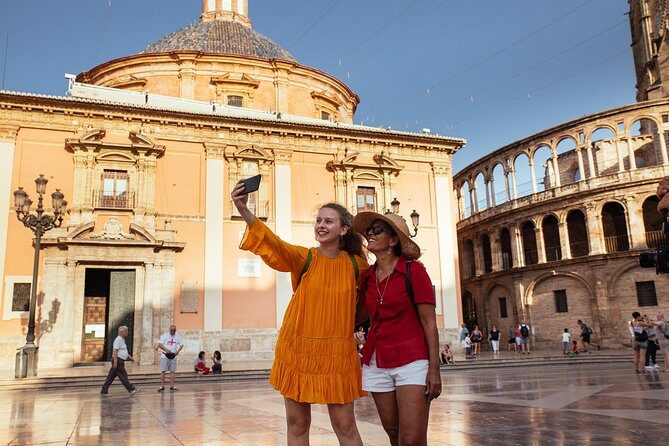 Valencia Private City Kickstart Tour - Where you meet (and why Pl. de Manises works well)