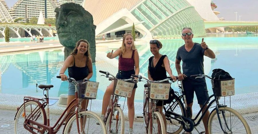 Valencia: Private City Tour on Bike,E-Bike&E-Scooter - Starting at the city-center office (and choosing your wheels)