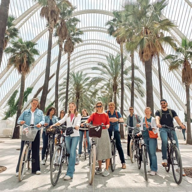 Valencia: Private City Tour on Bike,E-Bike&E-Scooter - Price and value: what $77 includes (and why it can be fair)