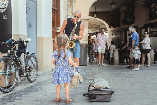 Valencia Private Family Tour - Start point in Ciutat Vella to science museum finish