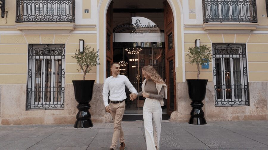 Valencia: Private photo shooting with pro photographer - A 90-Minute Old Town Photo Route Built Around You