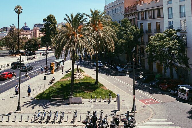 Valencia Private Walking Tour with a Local - Starting at Plaza del Ayuntamiento: Why that first step matters
