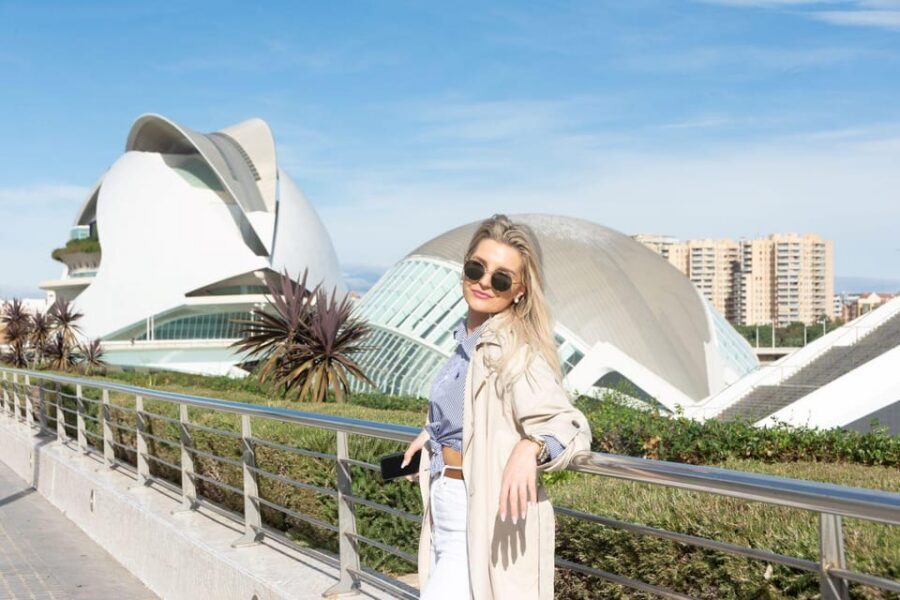 Valencia: Professional photoshoot at City of Arts & Sciences - Should You Book This City of Arts & Sciences Photoshoot?