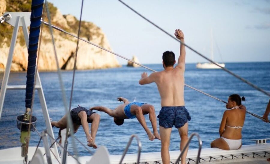 Valencia: Sailing Catamaran Cruise with Valencian Lunch - Price and value: is $50 fair for lunch and a catamaran swim stop?