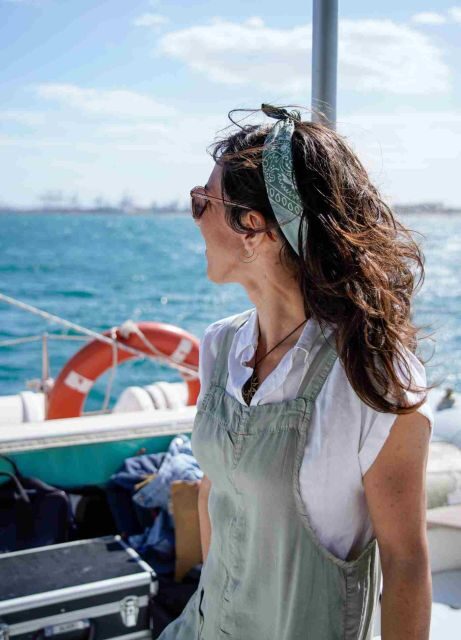 Valencia: Sailing Catamaran Cruise with Valencian Lunch - Onboard bar and drink expectations: what’s included vs. what’s extra
