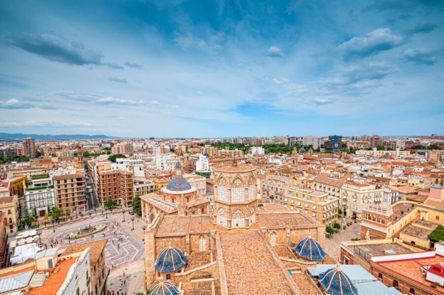 Valencia: Self-guided Audio Tour on Your Smartphone - Start at Torres de Serranos: the perfect launching pad