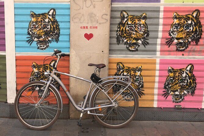Valencia Street Art | Private Tour by Bike or Electric Ride - Secret squares and artisan shops: the bonus layer