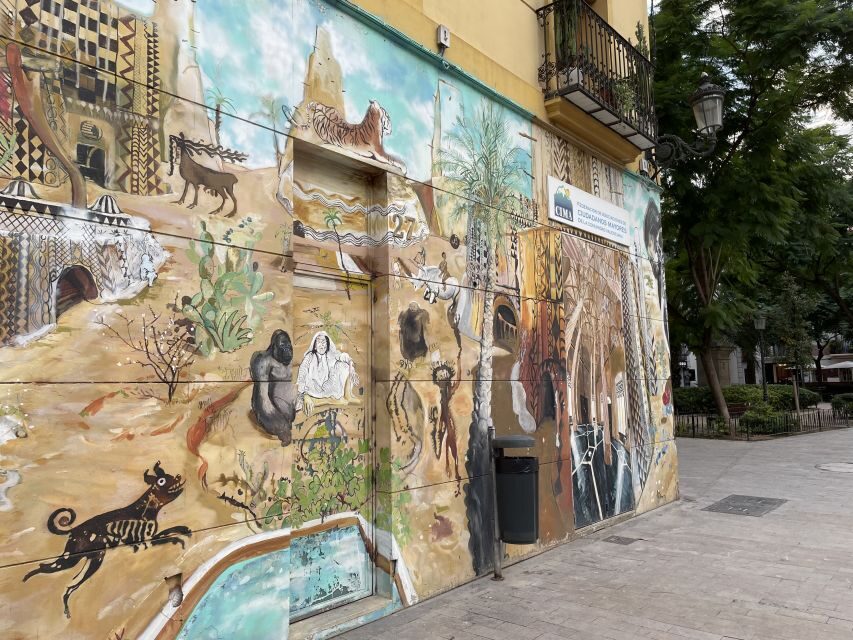Valencia: Street Art Tour on Bicycle, E-Bike or E-Step - Why El Carmen Street Art Reads Best When You Ride Through It