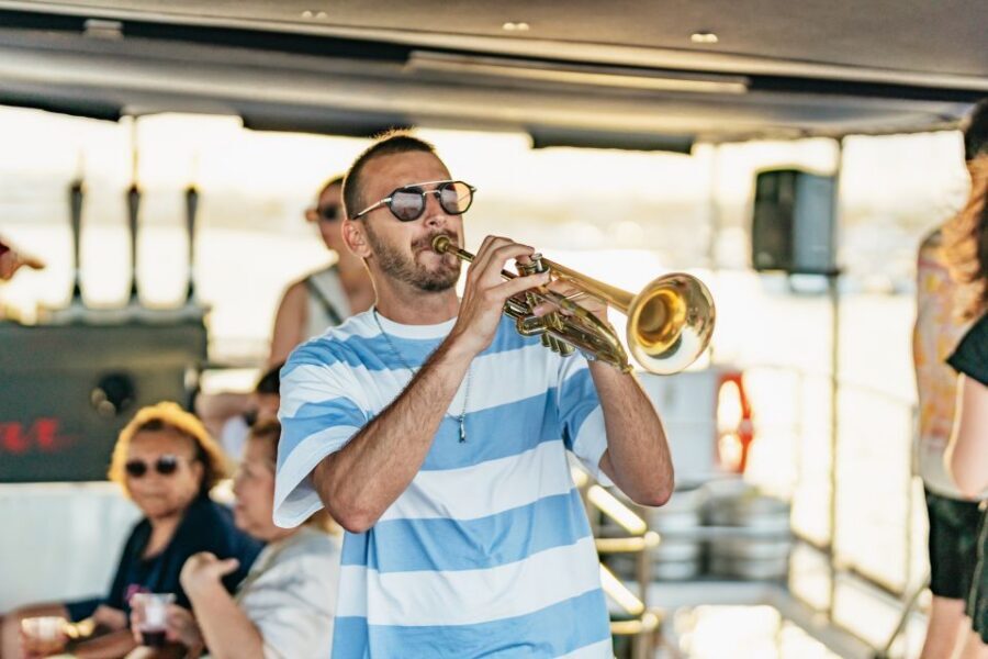 Valencia: Sunset or Daytime Catamaran Cruise with Drink - The Route Along Valencia’s Coast: Marina to Yachts to Photo Moments