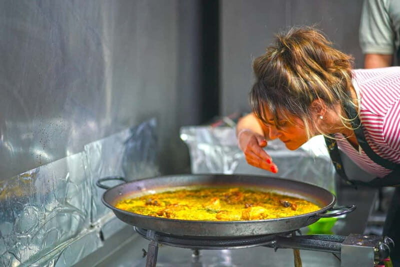 Valencia: Traditional Paella Cooking Class and Dinner - Key highlights at a glance