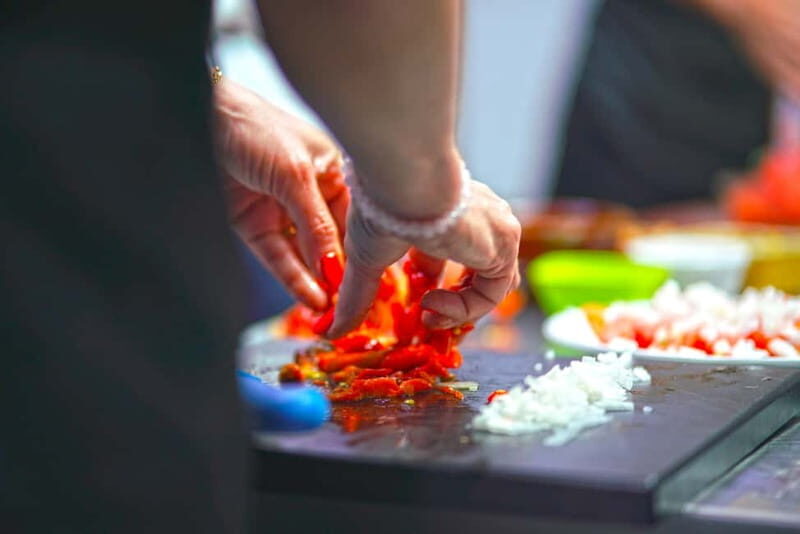 Valencia: Traditional Paella Cooking Class and Dinner - Group Size: Why Up to 8 People Makes a Real Difference