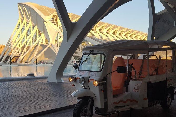 Valencia: Tuk Tuk Full City Tour - Carmen Neighborhood Drive: Streets, Temples, and Museum Pass-By Energy
