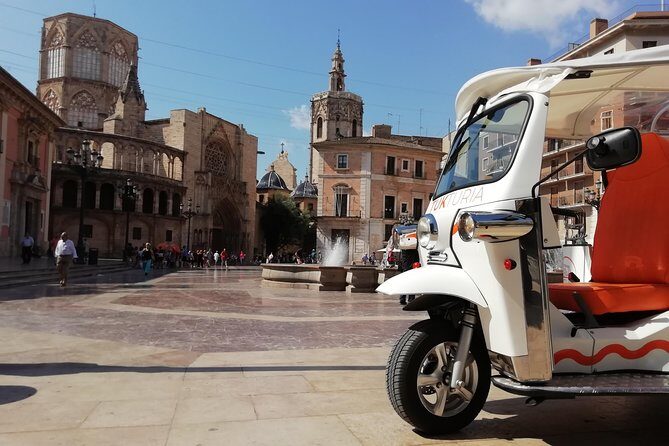 Valencia: Tuk Tuk Full City Tour - Marina Panoramas and Paseo de Neptuno: The Mediterranean Finale