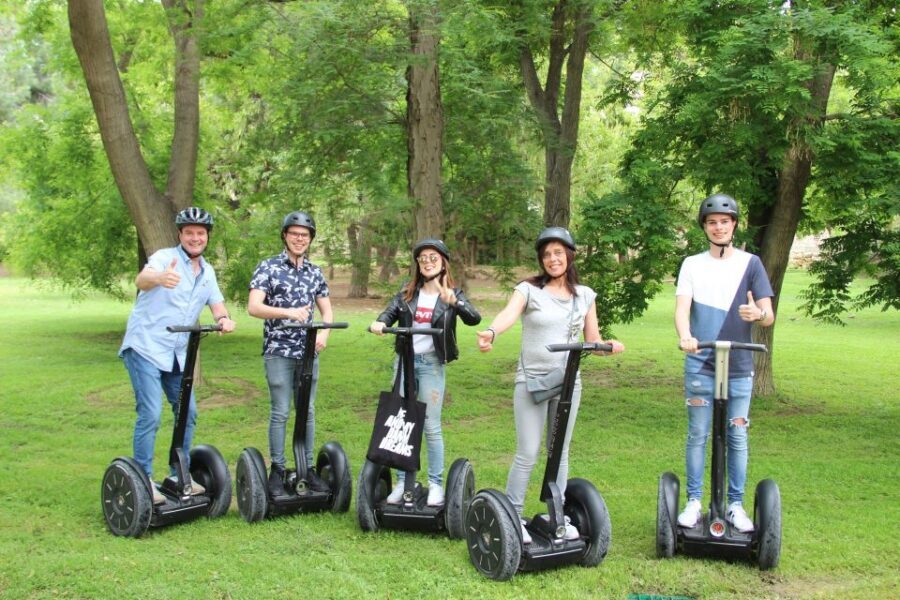Valencia: Turia Park Segway Tour - Royal Gardens: roses, sculptures, and parrots in one stop