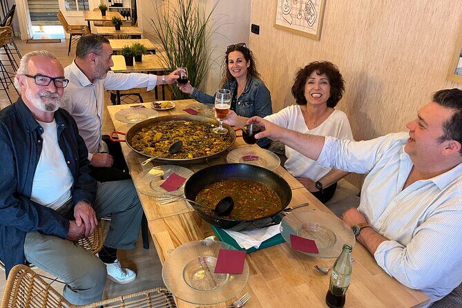 Valencian Paella class with welcome drinks and tapas - The Perellò tomato tasting: small detail, big flavor logic