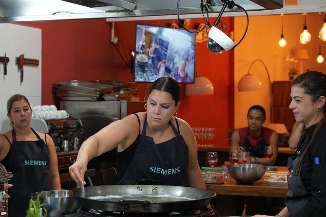 Valencian paella workshop and visit to the Algiros market - Starting at Valencia Club Cocina and Mercado Algirós
