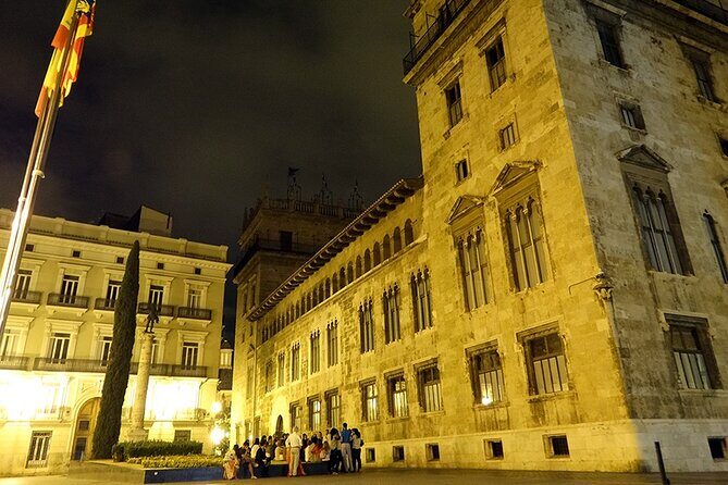 Valencia's Legends & Stories by Moonlight - Palau de la Generalitat: what you notice from the street