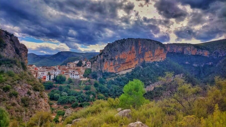 Visit the most beautiful village in Valencia: Chulilla - Chulilla and the Turia canyon: why this day feels different