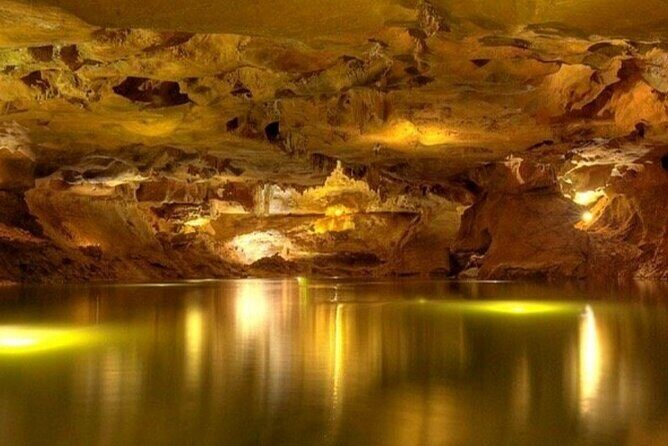 Visit to the Sant Josep Caves - Comfort and Safety: What 20 °C Means for Your Packing
