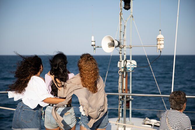 Walk by the Sea from the Port of Valencia - La Marina de Valencia stop: the part that feels most “local”