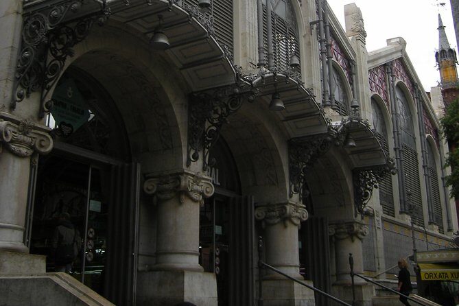 Walking in Valencia - Palacio del Marques de Dos Aguas: Baroque façade and ceramics