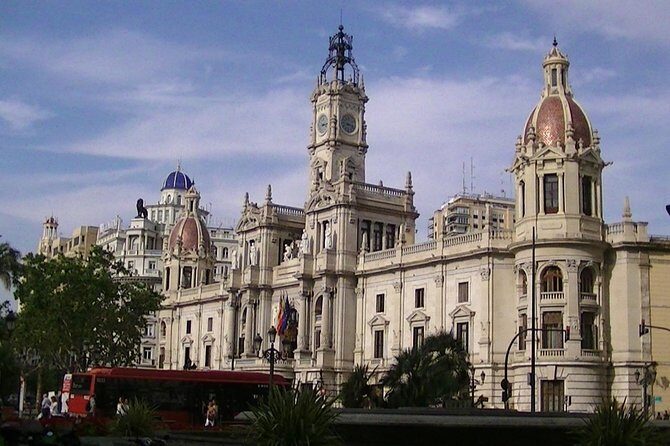 Walking in Valencia - Estació del Nord: mosaics first, then you’re oriented