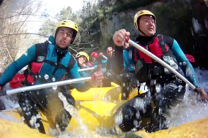 White Water Rafting - The Descent: 1h30 of Rapids, Waves, and Jumps