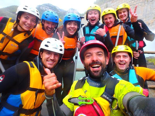 White Water Rafting - Gear Comfort: Wetsuit, Helmet, Lifejacket (And Why It Matters)