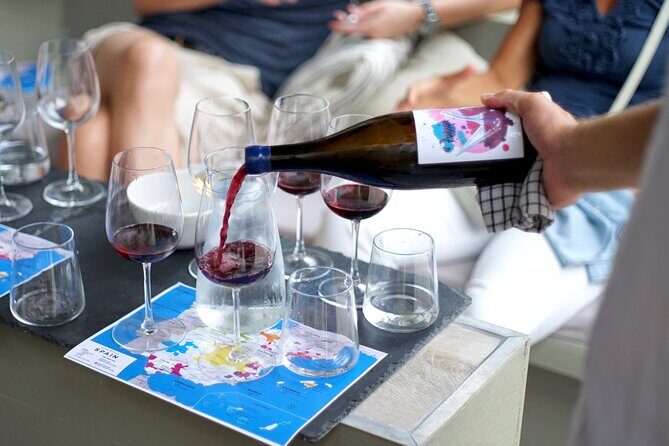 Wine Tasting Experience with a Professional Sommelier in Valencia City Center - Tapas and petit fours: pairing that supports the tasting